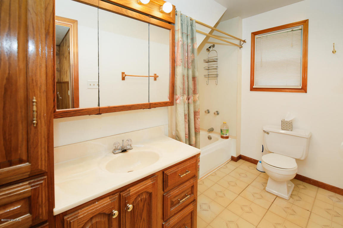 1161 106th Ave, Plainwell, MI 49080 photo 11