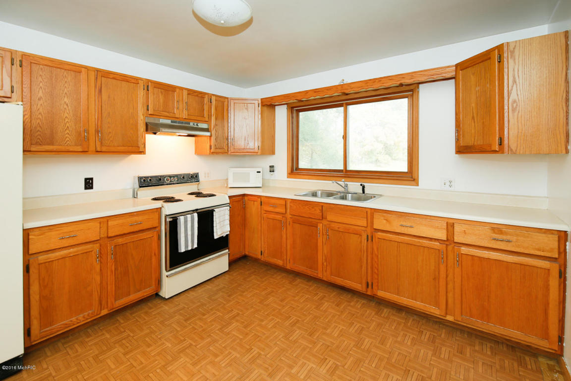 1161 106th Ave, Plainwell, MI 49080 photo 7