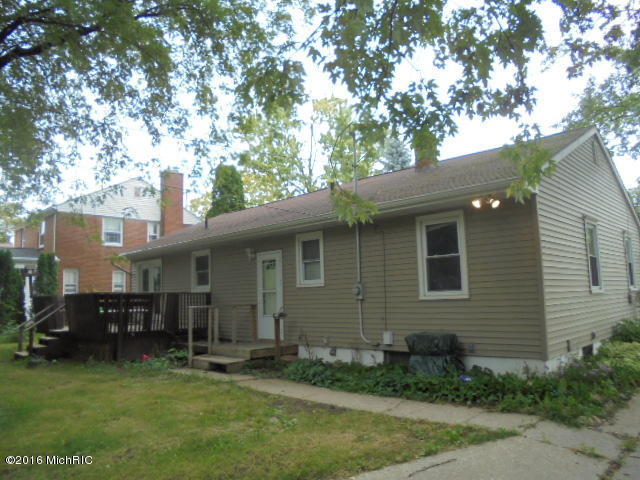 805 Wright Ave, Alma, MI 48801 photo 5