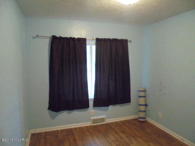 805 Wright Ave, Alma, MI 48801 photo 16