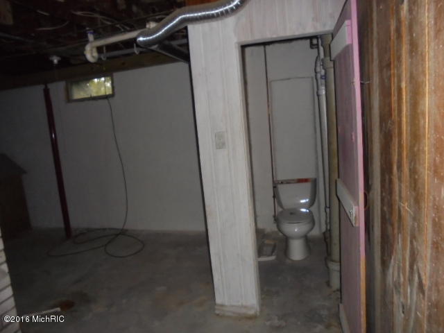 805 Wright Ave, Alma, MI 48801 photo 24