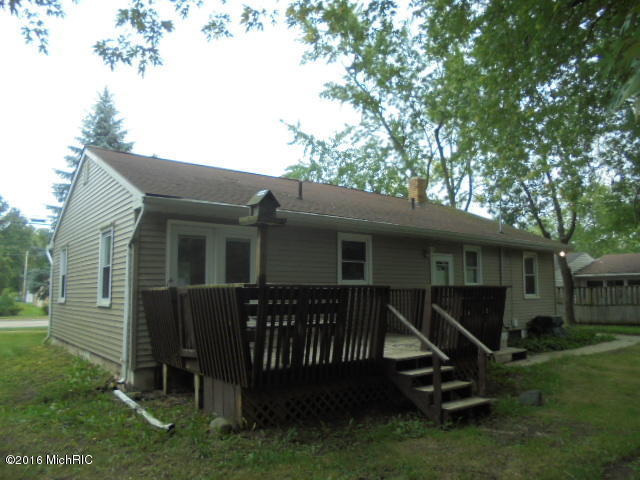 805 Wright Ave, Alma, MI 48801 photo 3