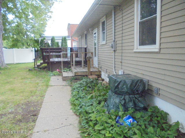 805 Wright Ave, Alma, MI 48801 photo 6