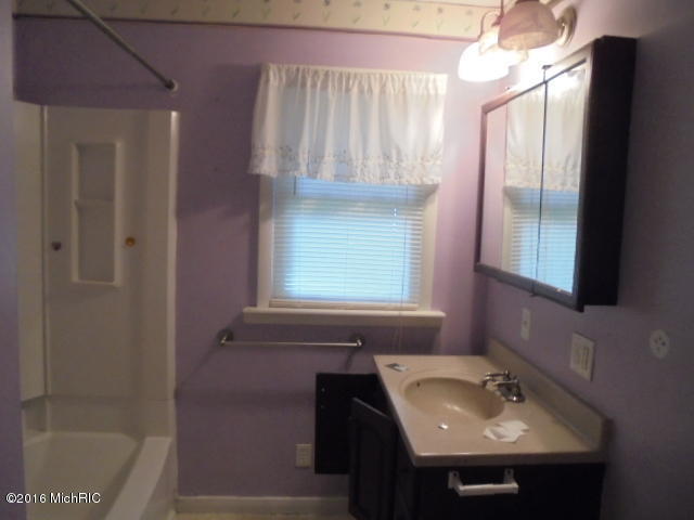 805 Wright Ave, Alma, MI 48801 photo 18