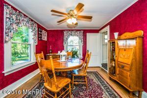 311 Sylvan St, Buchanan, MI 49107 photo 4