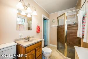 311 Sylvan St, Buchanan, MI 49107 photo 7
