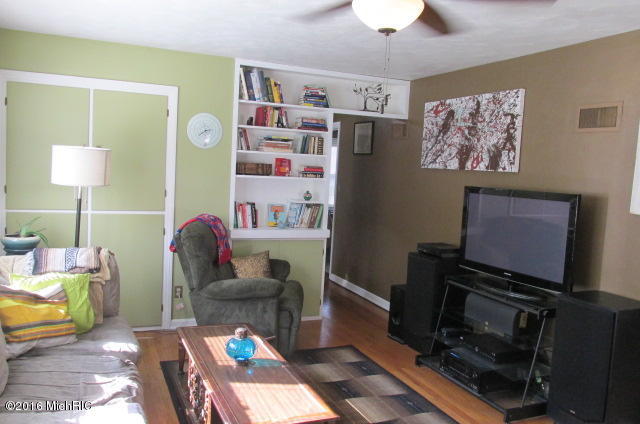 1631 Cherry St, Niles, MI 49120 photo 6