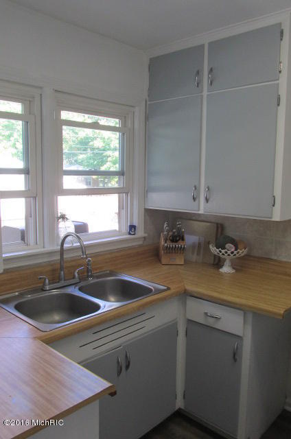 1631 Cherry St, Niles, MI 49120 photo 9