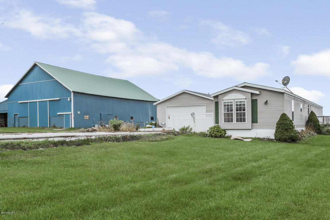 4084 35th St, Dorr, MI 49323 photo 1