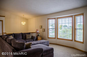 4337 Saturn Dr, Dorr, MI 49323 photo 3