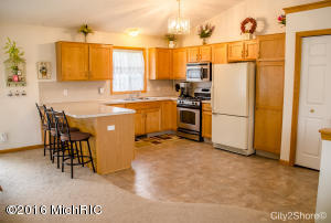 4337 Saturn Dr, Dorr, MI 49323 photo 6
