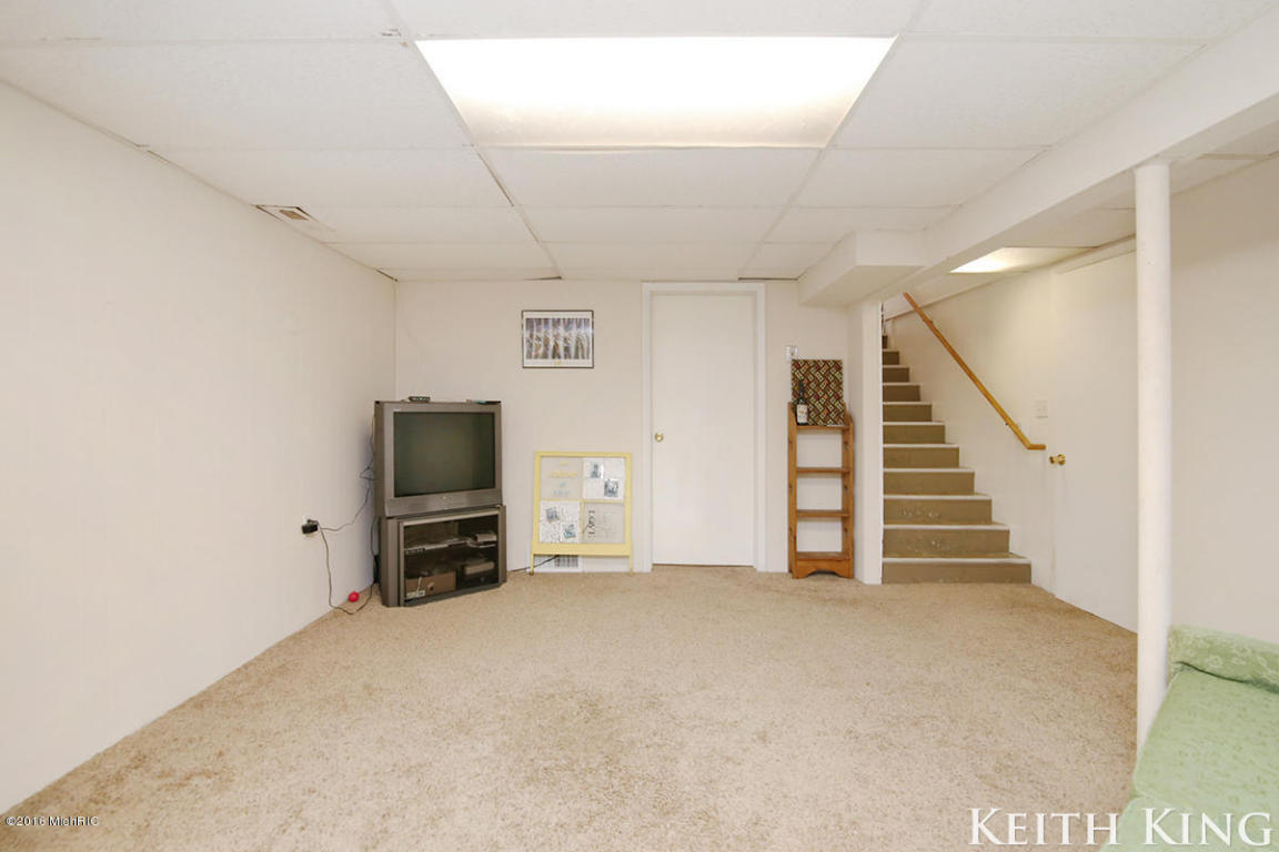 261 Jane Ellen, Lowell, MI 49331 photo 8