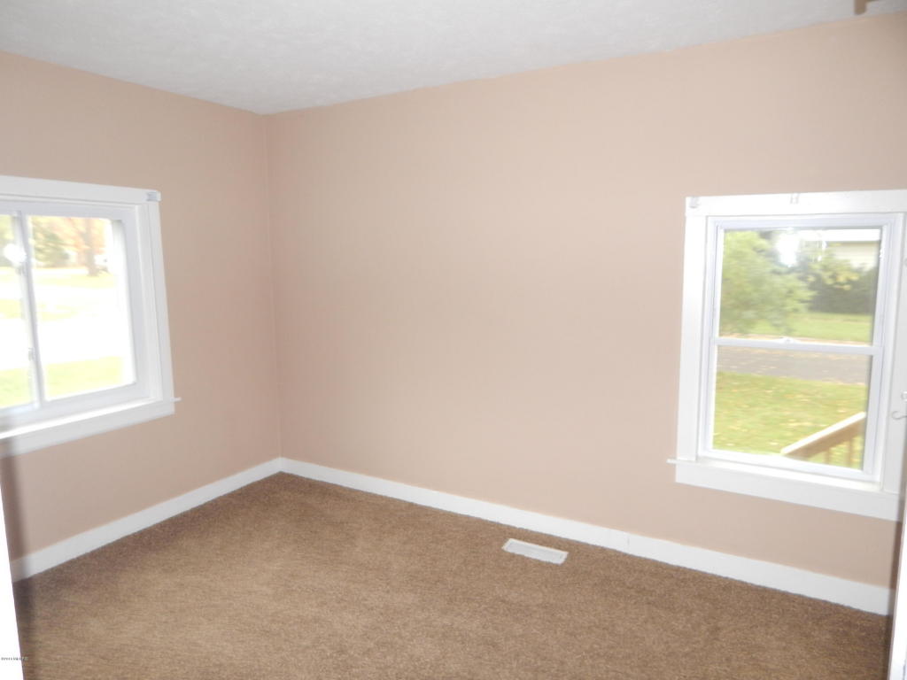 34 E Maple, Fremont, MI 49412 photo 15