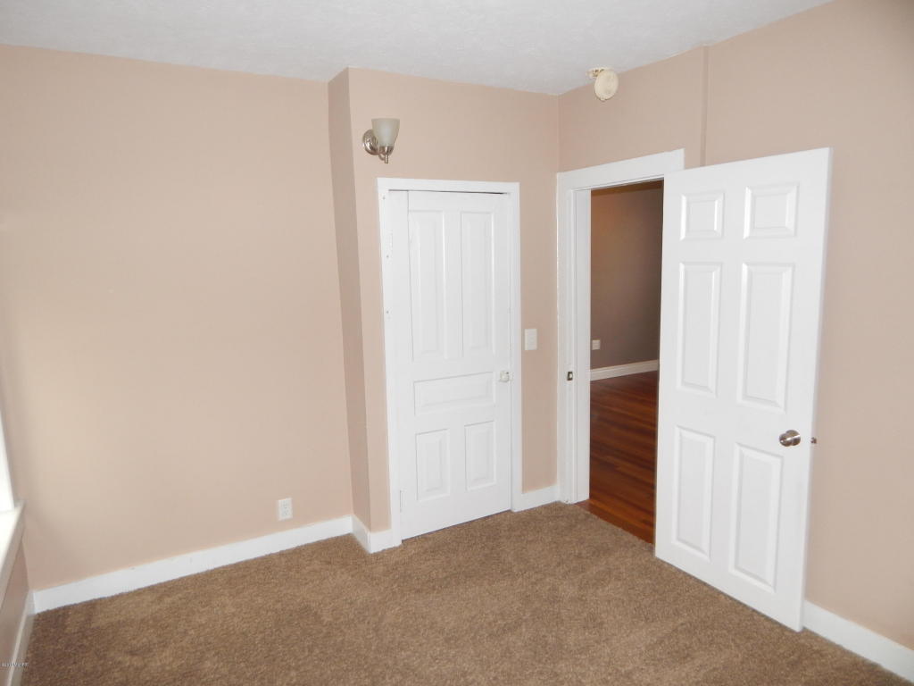 34 E Maple, Fremont, MI 49412 photo 14