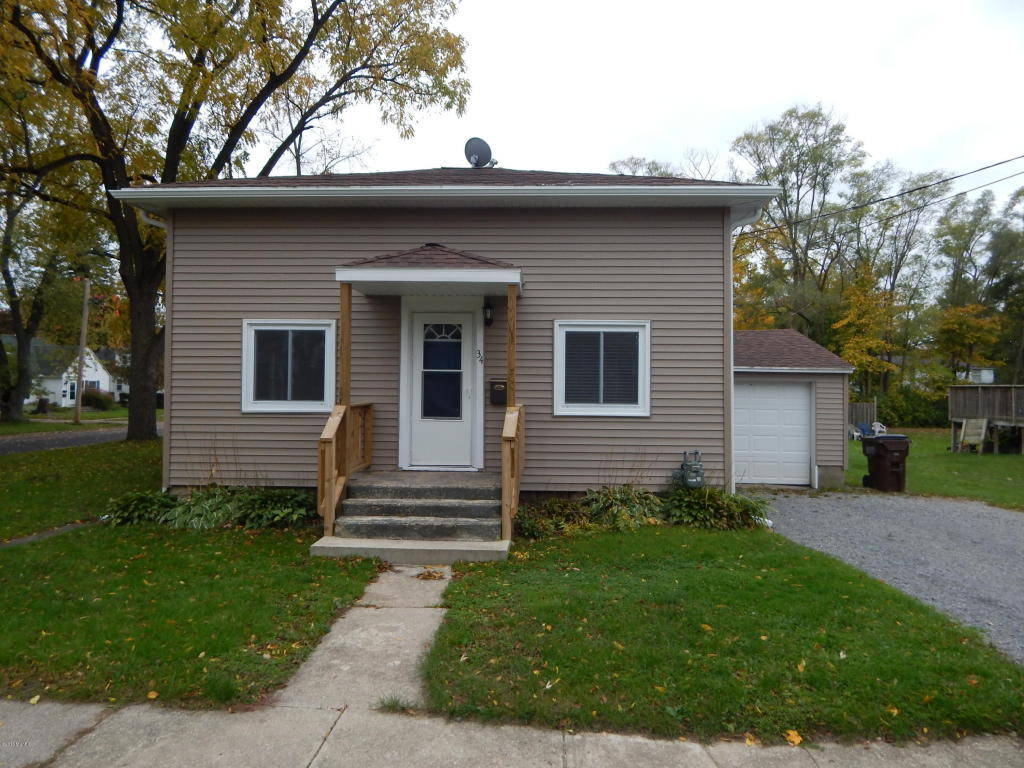 34 E Maple, Fremont, MI 49412 photo 5