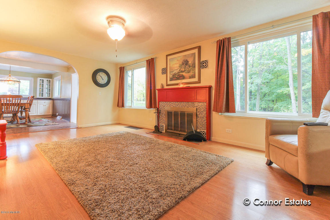829 Shepard Dr, Lowell, MI 49331 photo 8
