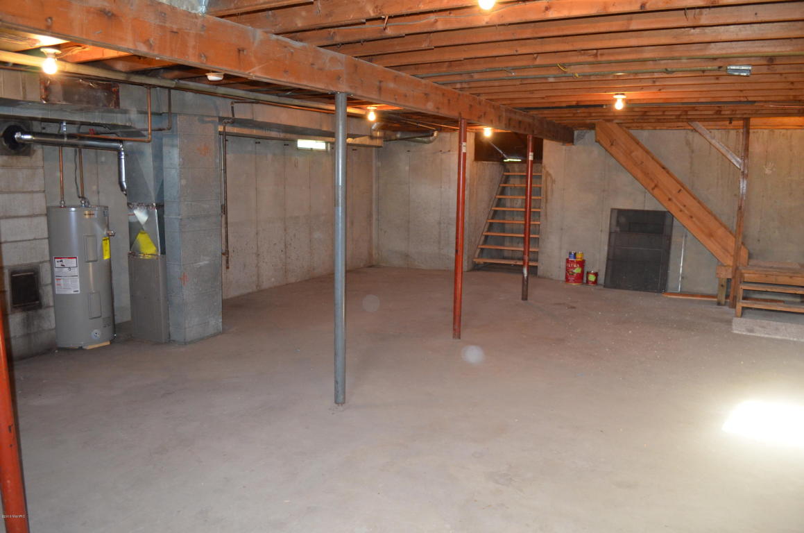 1224 N Spruce Ave, White Cloud, MI 49349 photo 23