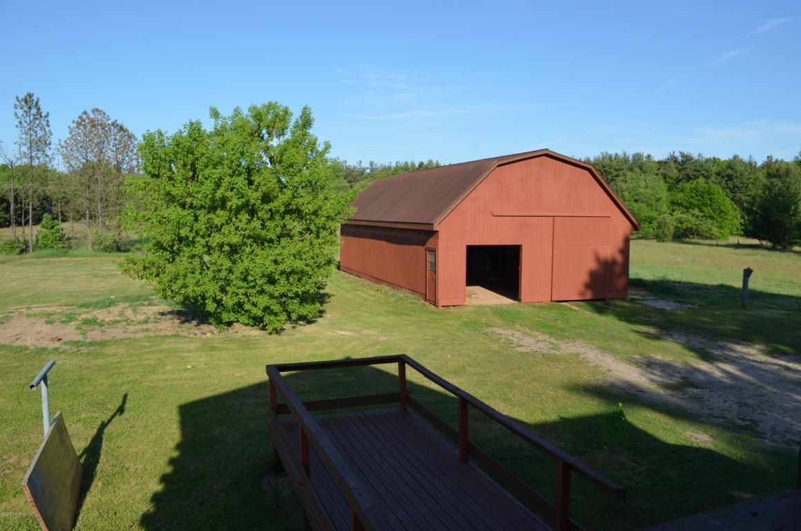 1224 N Spruce Ave, White Cloud, MI 49349 photo 13