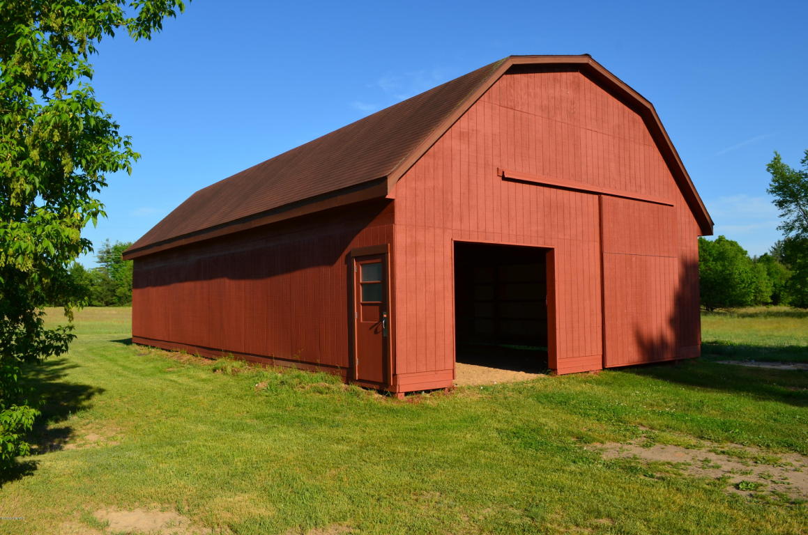 1224 N Spruce Ave, White Cloud, MI 49349 photo 4
