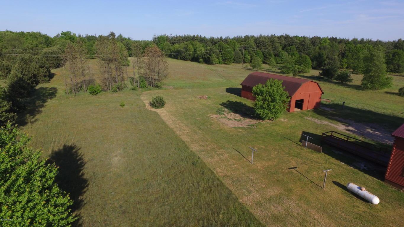 1224 N Spruce Ave, White Cloud, MI 49349 photo 37