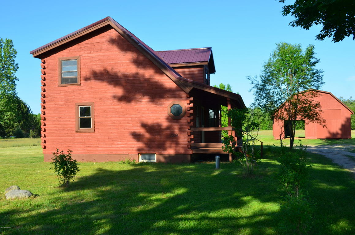 1224 N Spruce Ave, White Cloud, MI 49349 photo 6