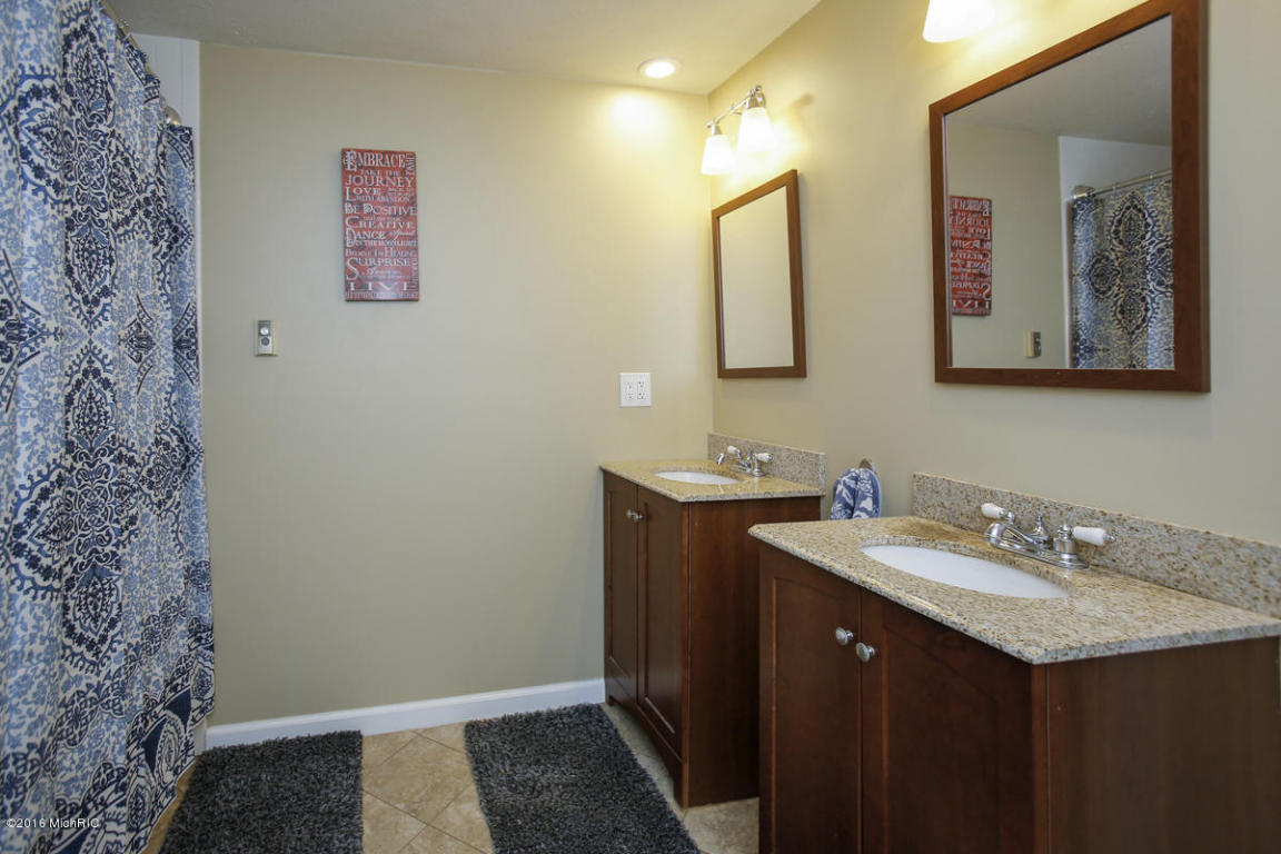 918 Marsh Rd, Plainwell, MI 49080 photo 12