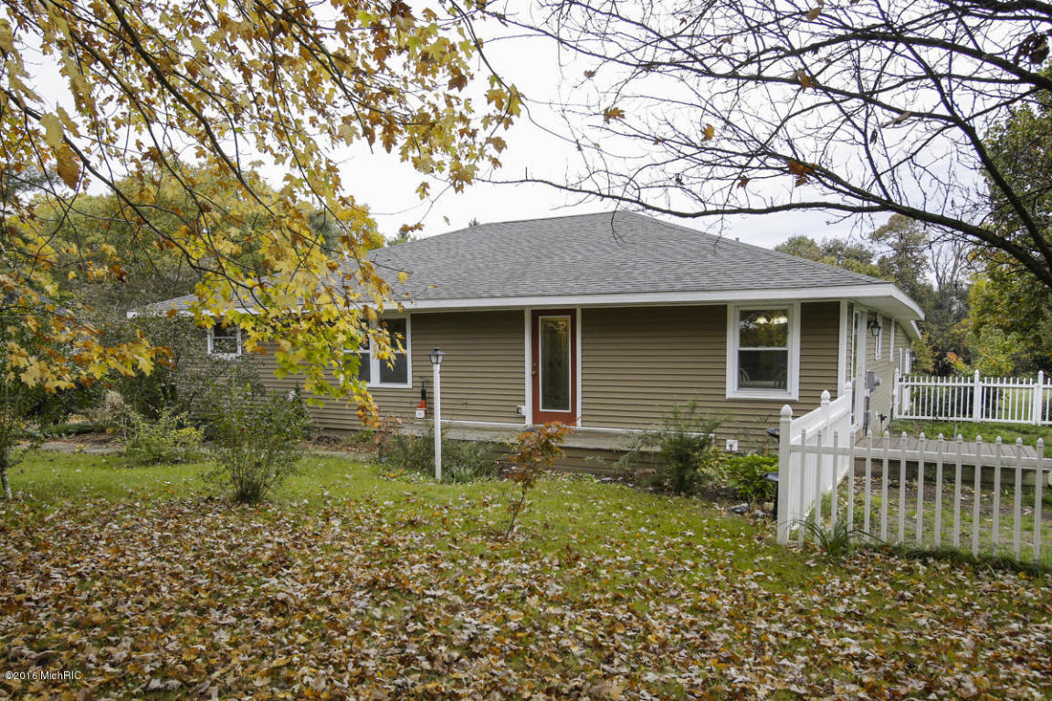 918 Marsh Rd, Plainwell, MI 49080 photo 1