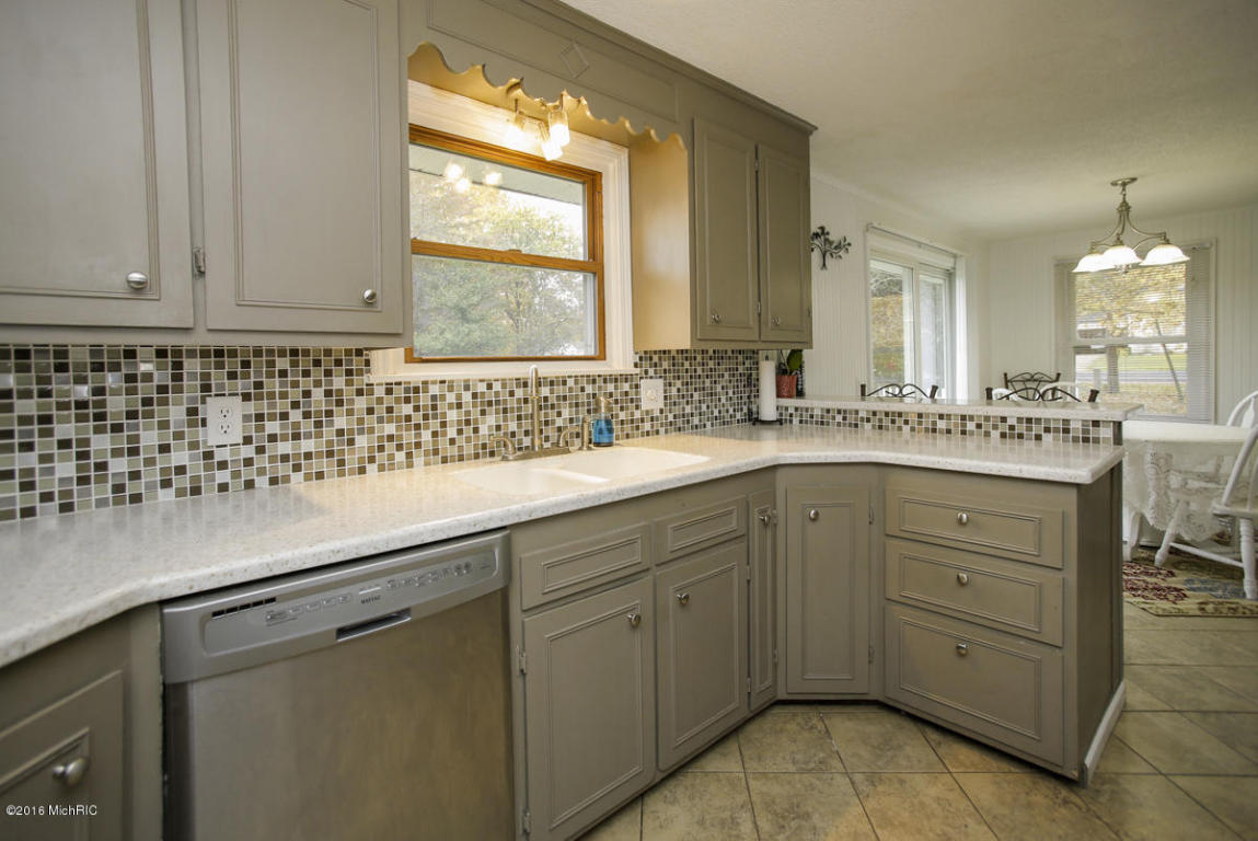 918 Marsh Rd, Plainwell, MI 49080 photo 8