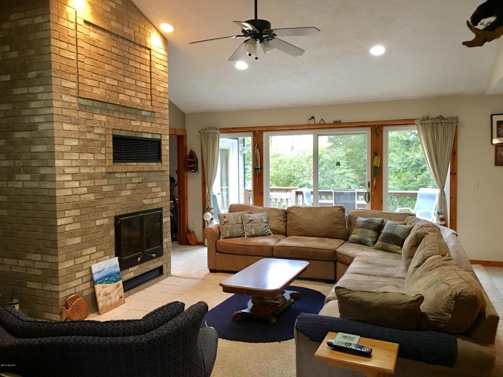 4241 W Pine Bluff Dr, Grant, MI 49327 photo 13