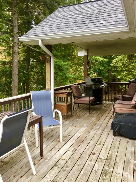 4241 W Pine Bluff Dr, Grant, MI 49327 photo 9