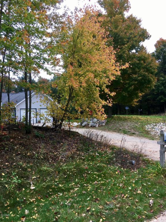 4241 W Pine Bluff Dr, Grant, MI 49327 photo 8