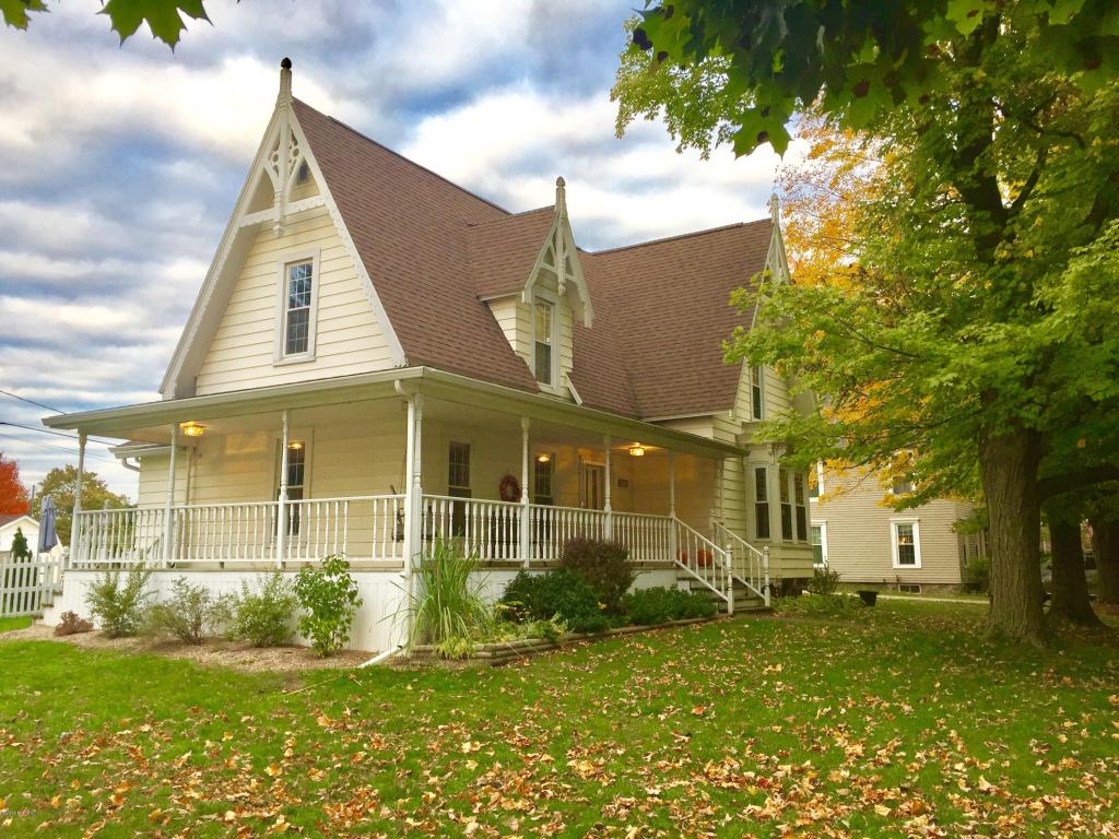211 Elm St, Carson City, MI 48811 photo 1