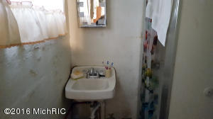 1363 E Wilcox Ave, White Cloud, MI 49349 photo 4