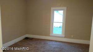 207 Putney St, Belding, MI 48809 photo 11