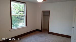 207 Putney St, Belding, MI 48809 photo 13