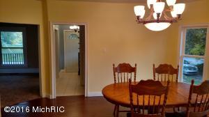 207 Putney St, Belding, MI 48809 photo 8