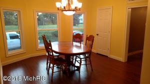 207 Putney St, Belding, MI 48809 photo 6