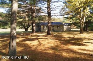7169 E 72nd St, Newaygo, MI 49337 photo 1