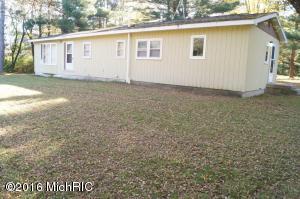 7169 E 72nd St, Newaygo, MI 49337 photo 3
