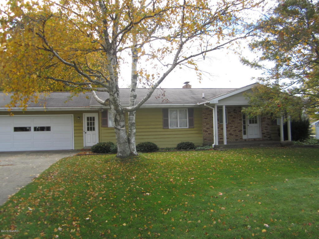 520 Apache Dr, Fremont, MI 49412 photo 1