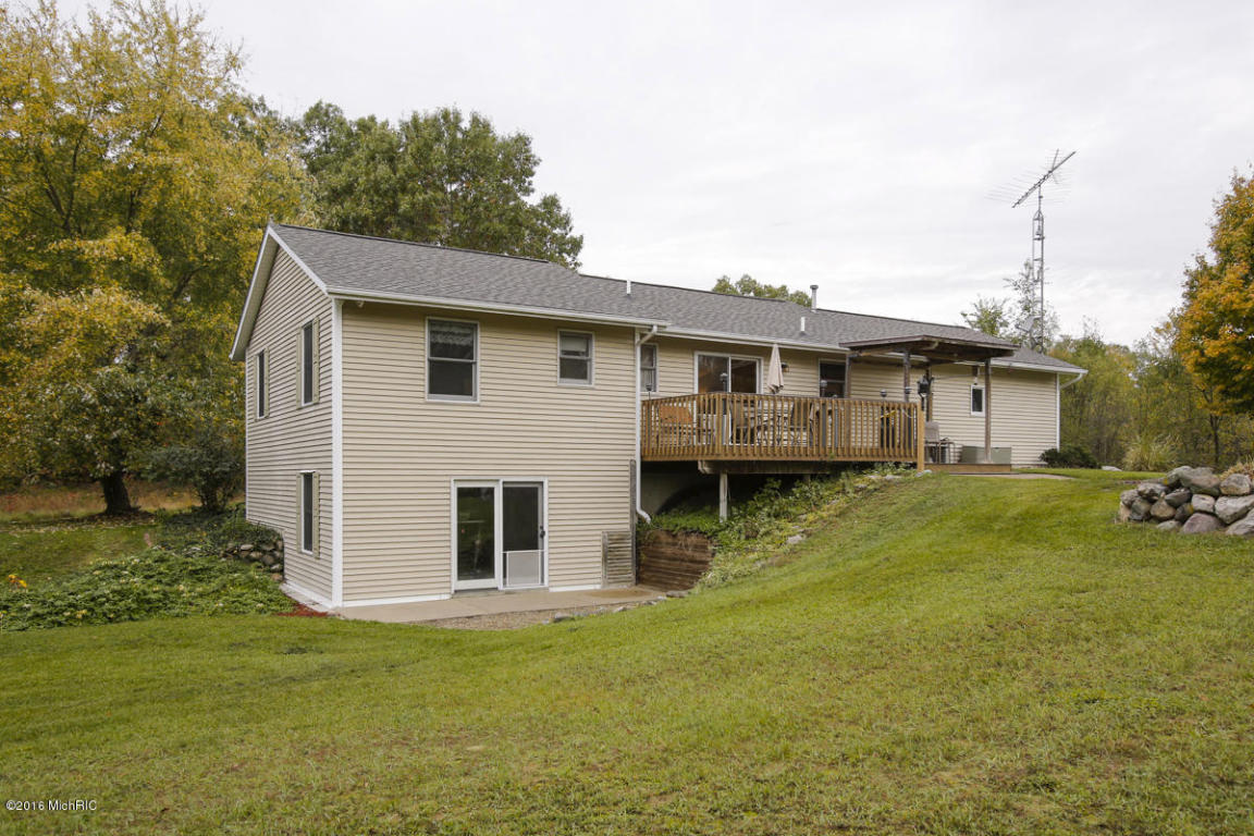 283 8th St, Plainwell, MI 49080 photo 27