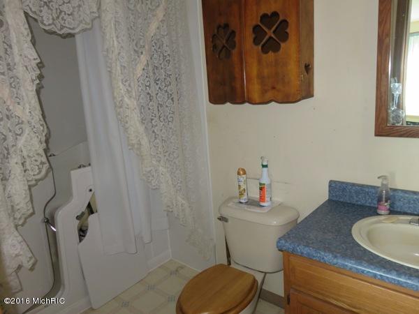 1248 Robinson Rd, Quincy, MI 49082 photo 9