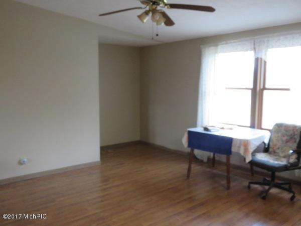 1248 Robinson Rd, Quincy, MI 49082 photo 5