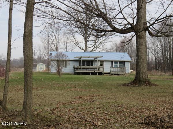 1248 Robinson Rd, Quincy, MI 49082 photo 1