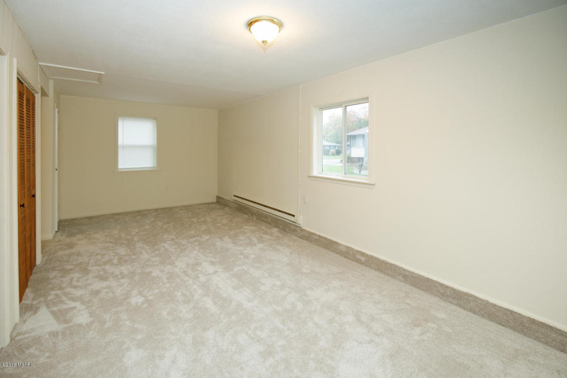 628 Spring St, Three Rivers, MI 49093 photo 8