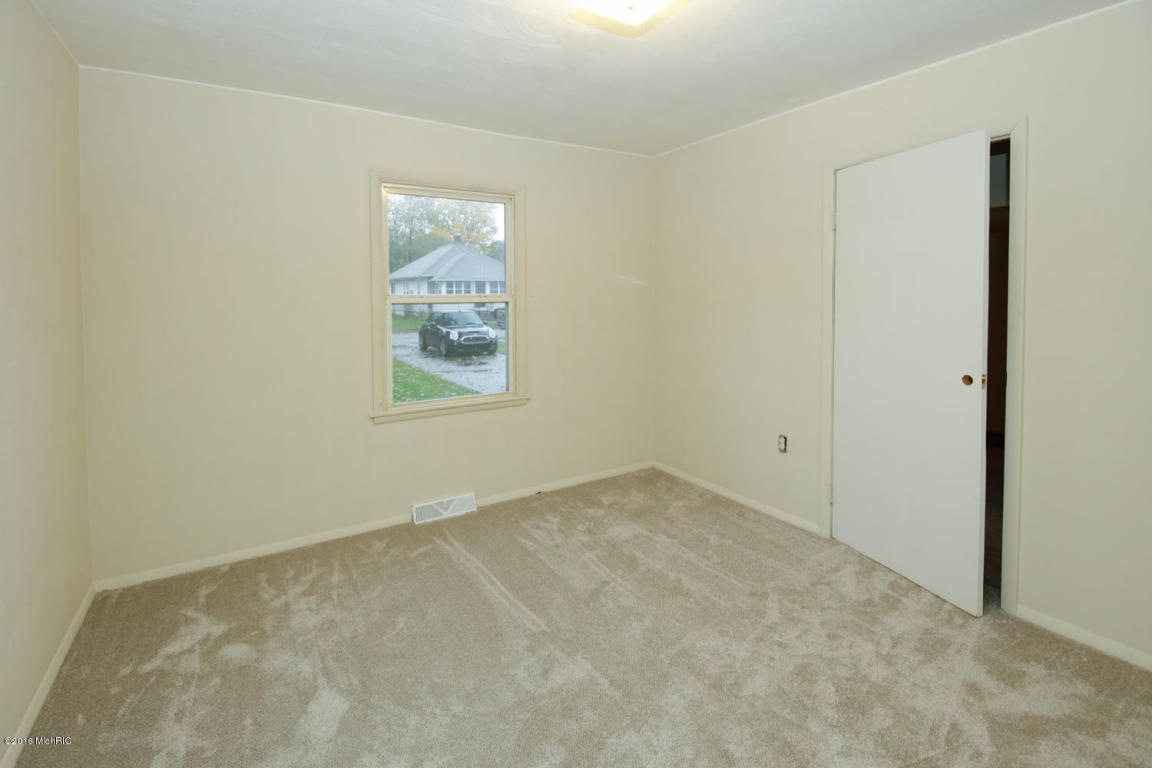 628 Spring St, Three Rivers, MI 49093 photo 10