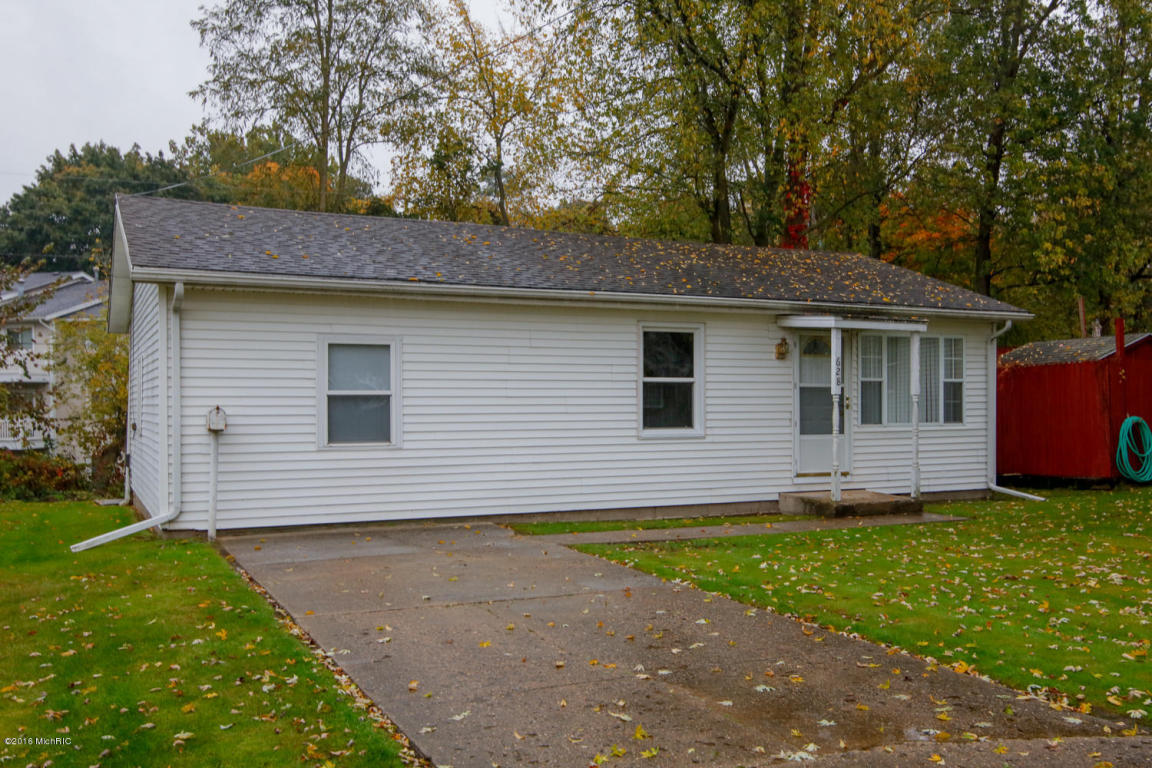 628 Spring St, Three Rivers, MI 49093 photo 2