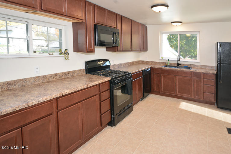 312 N Webster, Augusta, MI 49012 photo 7