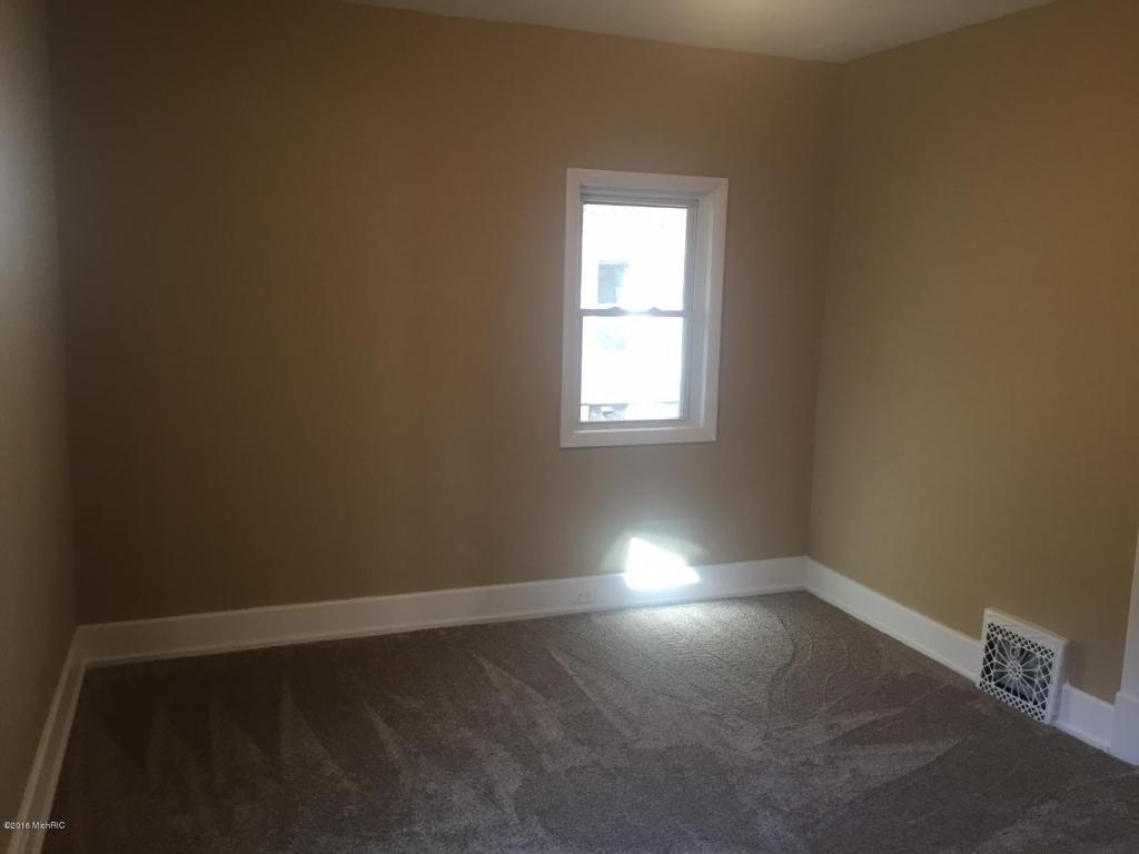 128 E Pine St, Fremont, MI 49412 photo 12