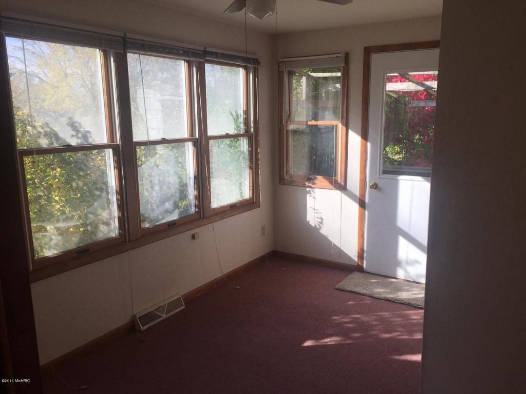 128 E Pine St, Fremont, MI 49412 photo 5